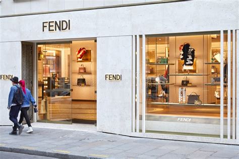 fendi france website.